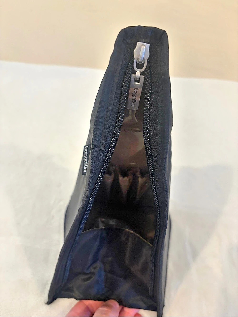 baggallini Fiji Large Wedge Case Black Travel Cosmetic Bag